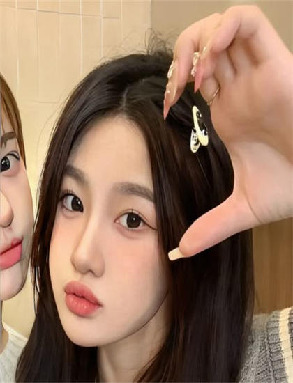 少妇一边呻吟一边说使劲视频-小苹果日本影院免费